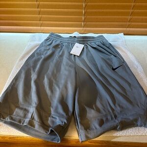 Nike mens basketball shorts new with tags
